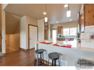 Photo #5: 872310 Listing