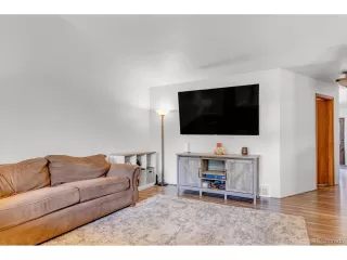 Photo #5: 8736238 Listing