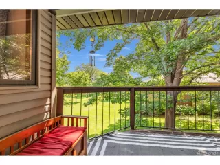 Photo #6: 8736238 Listing