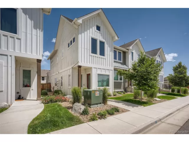 MLS: 8737701 Condo For Sale