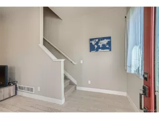 Photo #3: 8737701 Listing