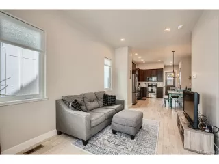 Photo #5: 8737701 Listing