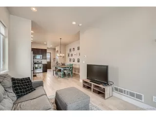 Photo #6: 8737701 Listing