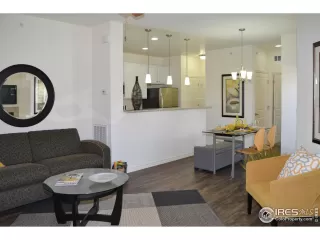 Photo #4: 878402 Listing