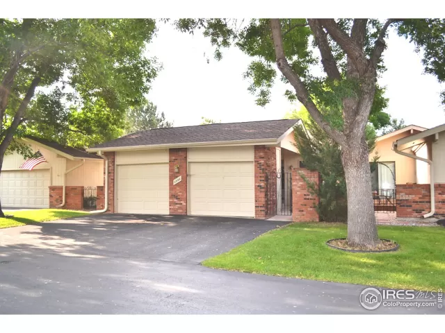 MLS: 879305 Condo For Sale