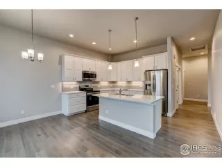 Photo #6: 880174 Listing