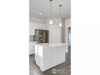 Photo #5: 883931 Listing