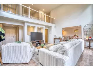 Photo #5: 8842297 Listing