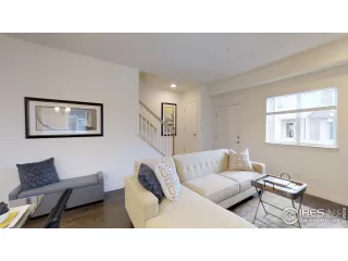 Photo #4: 884274 Listing