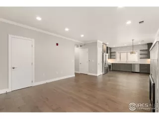 Photo #6: 884804 Listing