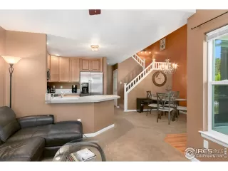 Photo #3: 884966 Listing