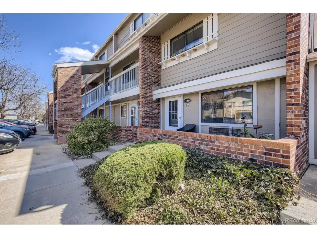 MLS: 8859417 Condo For Sale