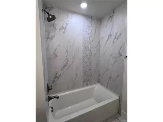 Photo #6: 8861976 Listing