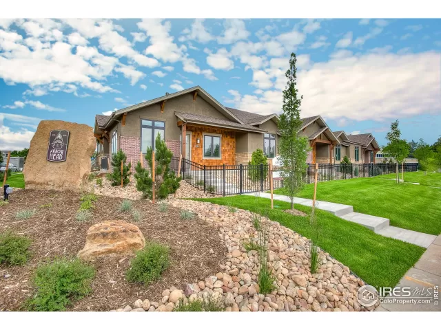 MLS: 886460 Condo For Sale