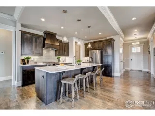 Photo #5: 886460 Listing