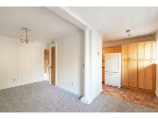 Photo #3: 8867646 Listing