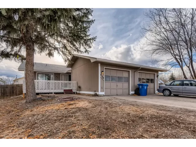 MLS: 8869577 Condo For Sale