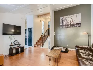 Photo #2: 8869577 Listing