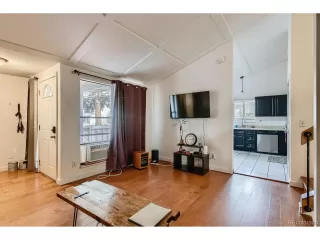 Photo #3: 8869577 Listing