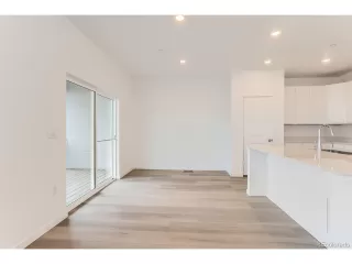 Photo #3: 8880268 Listing