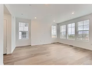 Photo #4: 8880268 Listing