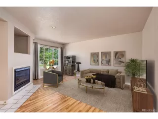 Photo #5: 8881108 Listing