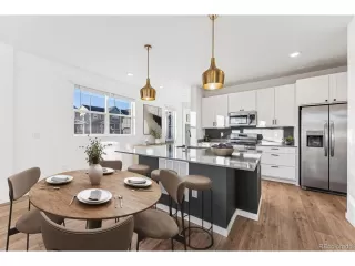 Photo #5: 8886038 Listing 