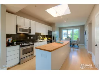 Photo #2: 888966 Listing