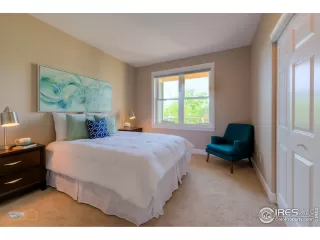 Photo #4: 888966 Listing