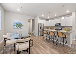 Photo #4: 8890976 Listing