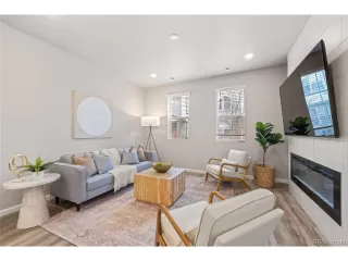 Photo #5: 8890976 Listing