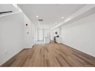 Photo #2: 8891020 Listing