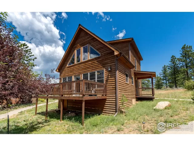 MLS: 889448 Condo For Sale