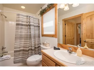 Photo #5: 889448 Listing