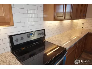 Photo #5: 890824 Listing