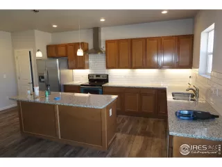 Photo #6: 890824 Listing