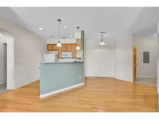 Photo #6: 8910508 Listing