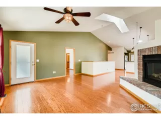 Photo #6: 892347 Listing