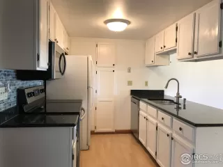 Photo #5: 892518 Listing