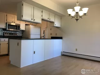 Photo #6: 892518 Listing