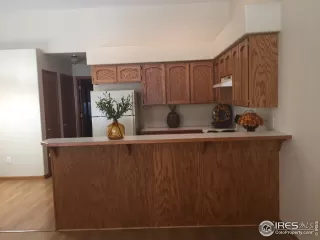 Photo #5: 893048 Listing