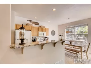 Photo #5: 893260 Listing