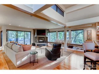 Photo #4: 893291 Listing