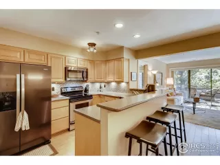 Photo #5: 893395 Listing