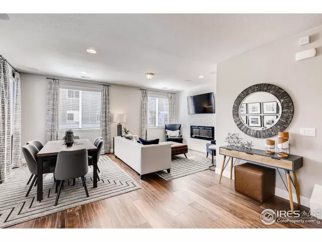 MLS: 893578 Condo For Sale