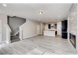 Photo #5: 893583 Listing