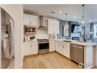 Photo #6: 893589 Listing