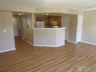 Photo #2: 894276 Listing