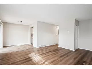 Photo #4: 8945968 Listing