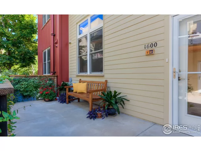 MLS: 895238 Condo For Sale